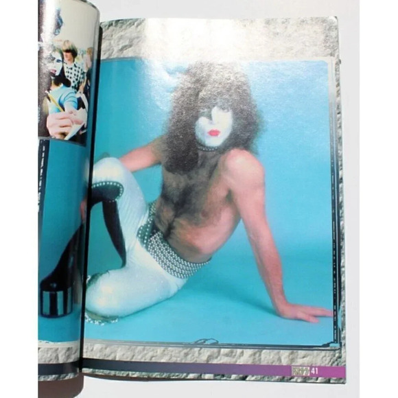 Vintage 1999 The Official KISS Magazine Starlog W/ All Posters (Gene Simmons) - Picture 3 of 5